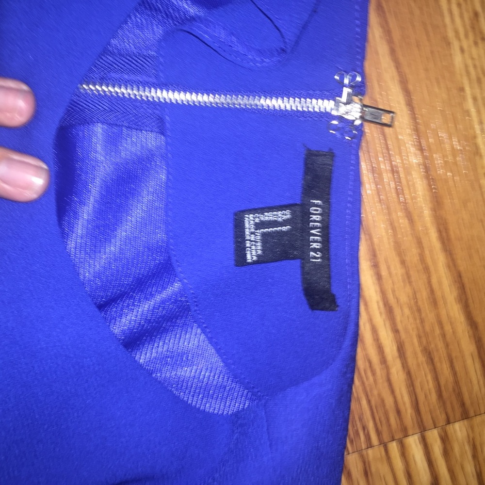 Dress - Picture 3 of 3